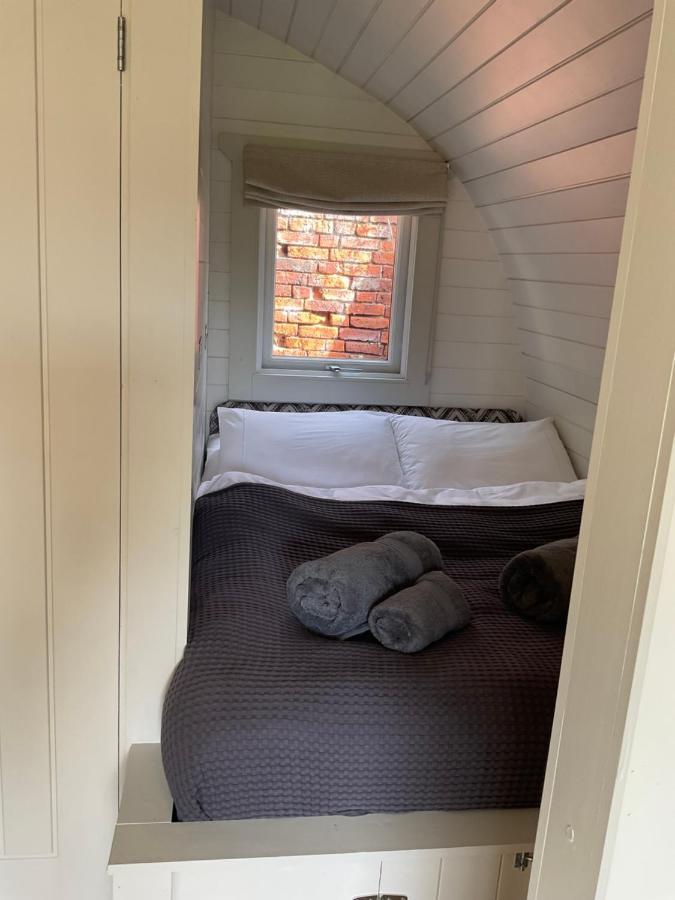 Luxury tent Secluded Cosy Luxury Pod With Wood Fired Hot Tub Shrewsbury